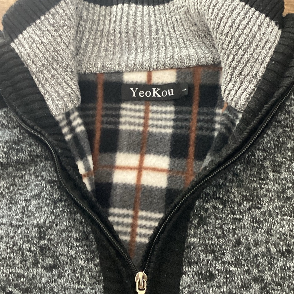 Women's Gray Zip-Up Jacket with Plaid Lining